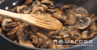 Фото приготовления рецепта: Соус Портобелло грибной - шаг 2