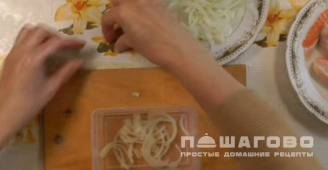 Фото приготовления рецепта: Малосольные брюшки семги - шаг 3