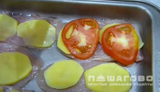 Фото приготовления рецепта: Курица по-французски с помидорами - шаг 4