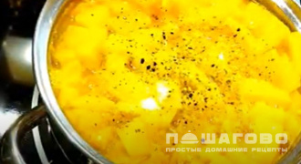 Фото приготовления рецепта: Суп-пюре из тыквы и кабачков - шаг 3