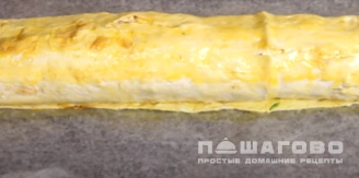 Фото приготовления рецепта: Рулет из лаваша с ветчиной и сыром - шаг 5