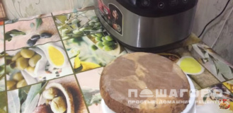 Фото приготовления рецепта: Банановый пирог в мультиварке - шаг 7
