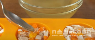 Фото приготовления рецепта: Заливное мясо порционное - шаг 9