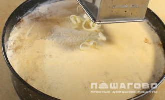 Фото приготовления рецепта: Венгерский яблочный пирог - шаг 6
