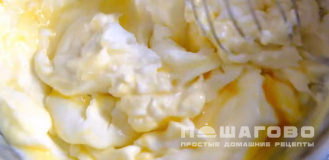 Фото приготовления рецепта: Чизкейк с вишней - шаг 10