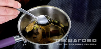 Фото приготовления рецепта: Русский традиционный сбитень - шаг 2