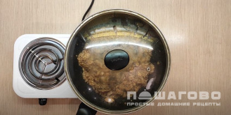 Фото приготовления рецепта: Гречка с курицей и грибами - шаг 7