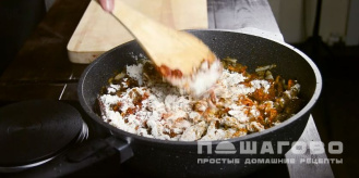 Фото приготовления рецепта: Азу из лосятины - шаг 7