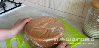 Фото приготовления рецепта: Простой домашний бисквит к чаю - шаг 6