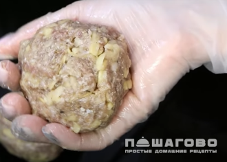 Фото приготовления рецепта: Ватрушка мясная - шаг 5