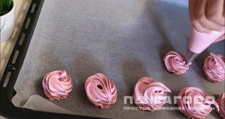 Фото приготовления рецепта: Малиновый зефир - шаг 9