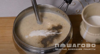 Фото приготовления рецепта: Крем-суп из шампиньонов и картофеля - шаг 4