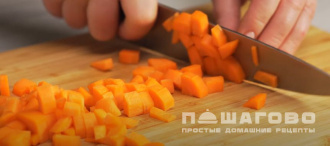 Фото приготовления рецепта: Простой мясной суп с приправой из томатов и чеснока - шаг 5