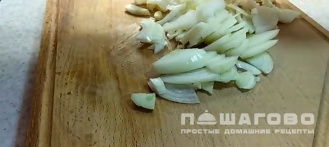 Фото приготовления рецепта: Рыбный суп из консервов с рисом и картошкой - шаг 3