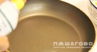 Фото приготовления рецепта: Классические корейские яичные роллы - шаг 3