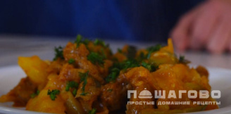 Фото приготовления рецепта: Азу из конины - шаг 9