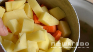 Фото приготовления рецепта: Уха из сазана с водкой - шаг 6