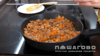 Фото приготовления рецепта: Гречка по-купечески с фаршем - шаг 3