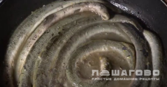 Фото приготовления рецепта: Минога в горчичном соусе - шаг 4