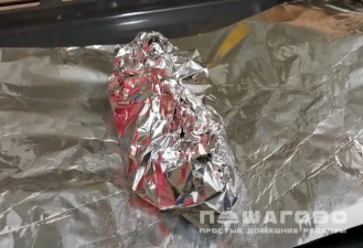 Фото приготовления рецепта: Зубатка в духовке в фольге - шаг 3