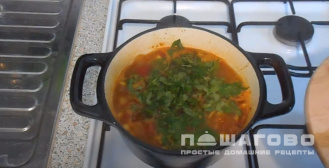 Фото приготовления рецепта: Тосканский томатный суп с фасолью - шаг 3