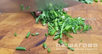 Фото приготовления рецепта: Малосольные огурцы на минералке - шаг 2