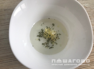 Фото приготовления рецепта: Гренки крымские домашние - шаг 3