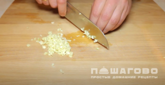 Фото приготовления рецепта: Жареные креветки к пиву - шаг 2