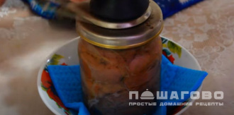 Фото приготовления рецепта: Тушенка из свиных ножек - шаг 11