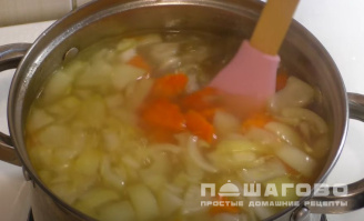 Фото приготовления рецепта: Куриный суп без зажарки - шаг 2
