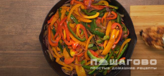 Фото приготовления рецепта: Фахитас с курицей - шаг 5