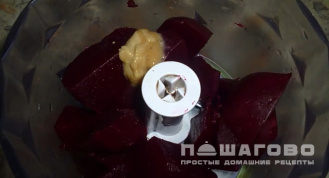Фото приготовления рецепта: Свекольник с колбасой - шаг 6