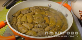 Фото приготовления рецепта: Долма с соусом мацони - шаг 6