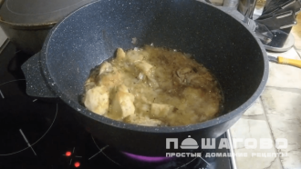 Фото приготовления рецепта: Бигус с сардельками - шаг 2