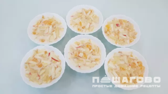 Фото приготовления рецепта: Фруктовый салат в сметанном желе - шаг 7