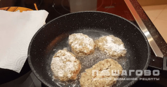Фото приготовления рецепта: Котлеты из гречки без мяса - шаг 4