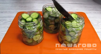 Фото приготовления рецепта: Огурцы Улет - шаг 7
