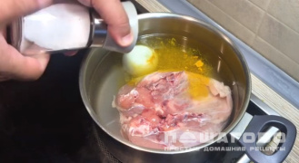 Фото приготовления рецепта: Плов узбекский с курицей и барбарисом - шаг 2