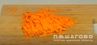 Фото приготовления рецепта: Куриный суп из бедрышек с домашней лапшой - шаг 7