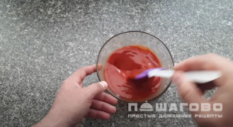 Фото приготовления рецепта: Пицца со свининой и ананасами - шаг 8