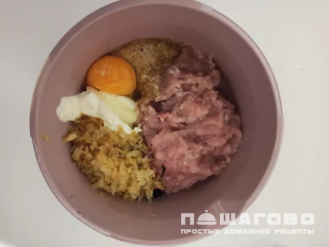 Фото приготовления рецепта: Мясной террин с грушей - шаг 4