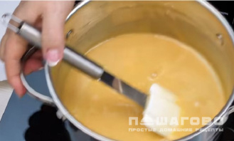 Фото приготовления рецепта: Домашний медовый торт - шаг 2