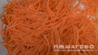 Фото приготовления рецепта: Салат из свежей моркови и свеклы - шаг 1