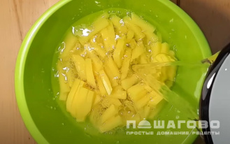 Фото приготовления рецепта: Диетический куриный суп с вермишелью - шаг 3