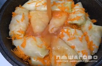 Фото приготовления рецепта: Овощные голубцы без мяса в подливе из томатной пасты - шаг 6