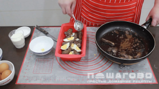 Фото приготовления рецепта: Печеночная запеканка из куриной печени в духовке - шаг 3