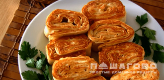 Фото приготовления рецепта: Рулет из лаваша с курицей и сыром - шаг 4