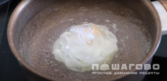 Фото приготовления рецепта: Суп с помидорами и яйцом - шаг 8