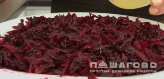 Фото приготовления рецепта: Сытный вегетарианский борщ без мяса - шаг 4