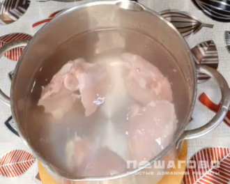 Фото приготовления рецепта: Суп с фасолью и капустой - шаг 2